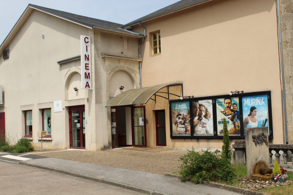 façade cinema
